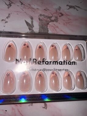 Nail Reformation Almond Nude Star Press-On Nails
